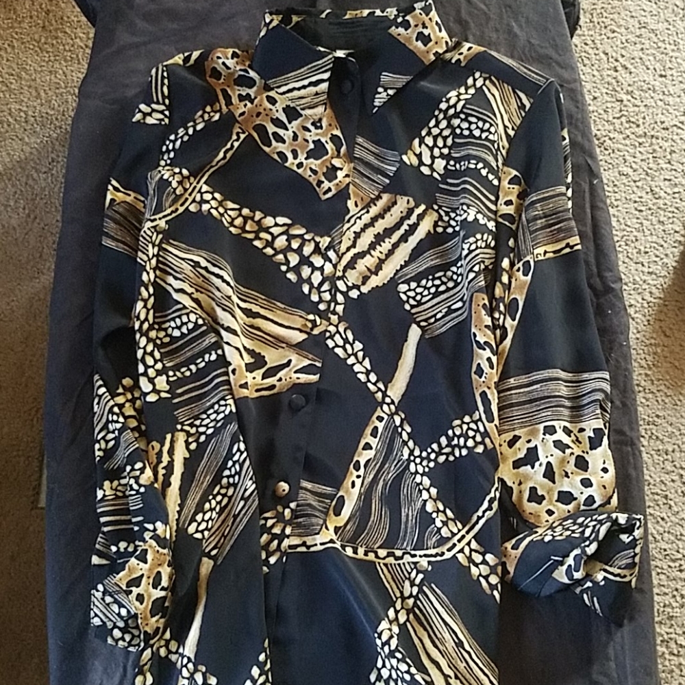 LIZ BAKER ESSENTIALS button down shirt